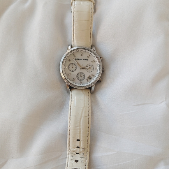White Michael Kors Watch - Picture 2 of 6